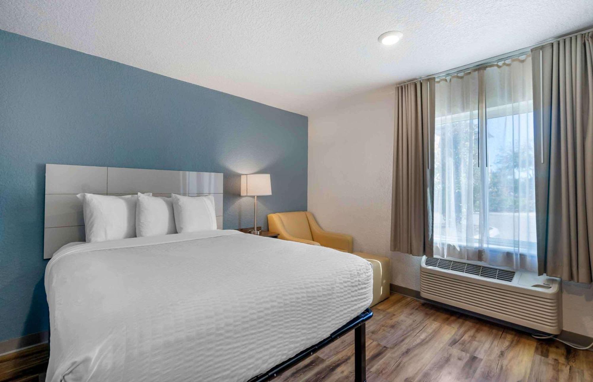 Extended Stay America Select Suites - Tampa - Brandon - East Heartland Экстерьер фото