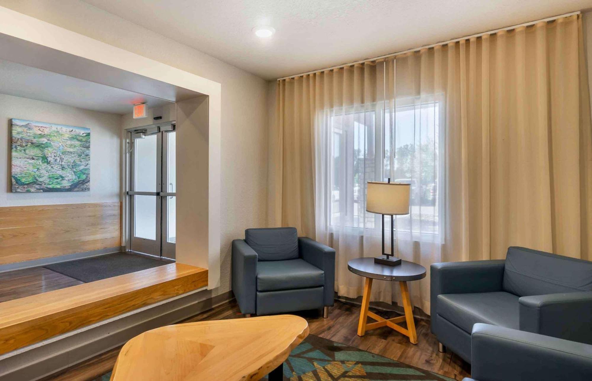 Extended Stay America Select Suites - Tampa - Brandon - East Heartland Экстерьер фото