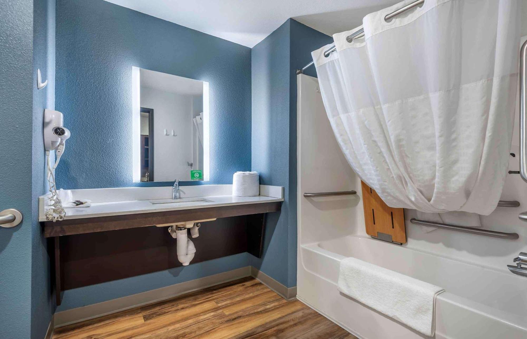 Extended Stay America Select Suites - Tampa - Brandon - East Heartland Экстерьер фото