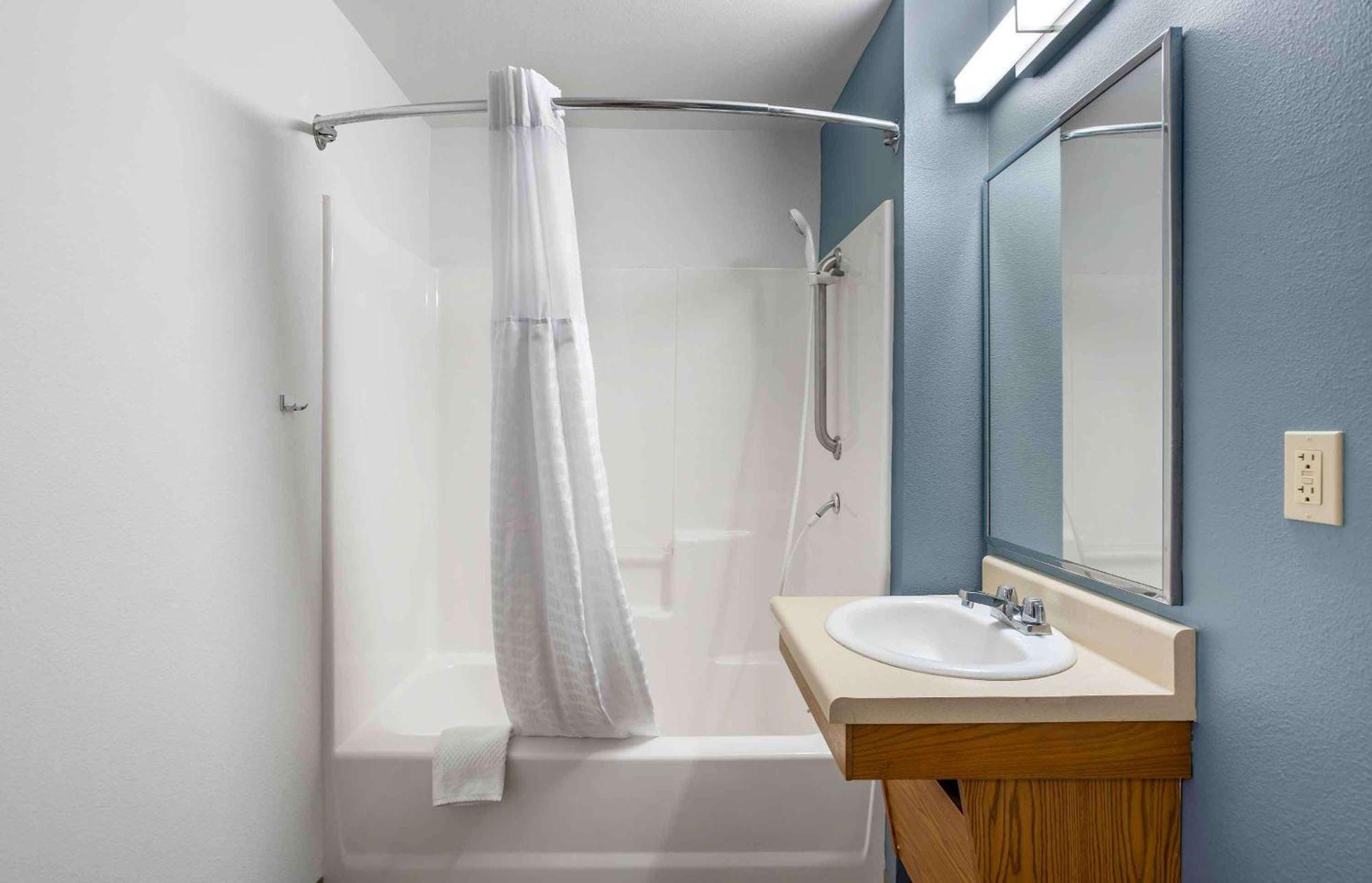 Extended Stay America Select Suites - Tampa - Brandon - East Heartland Экстерьер фото