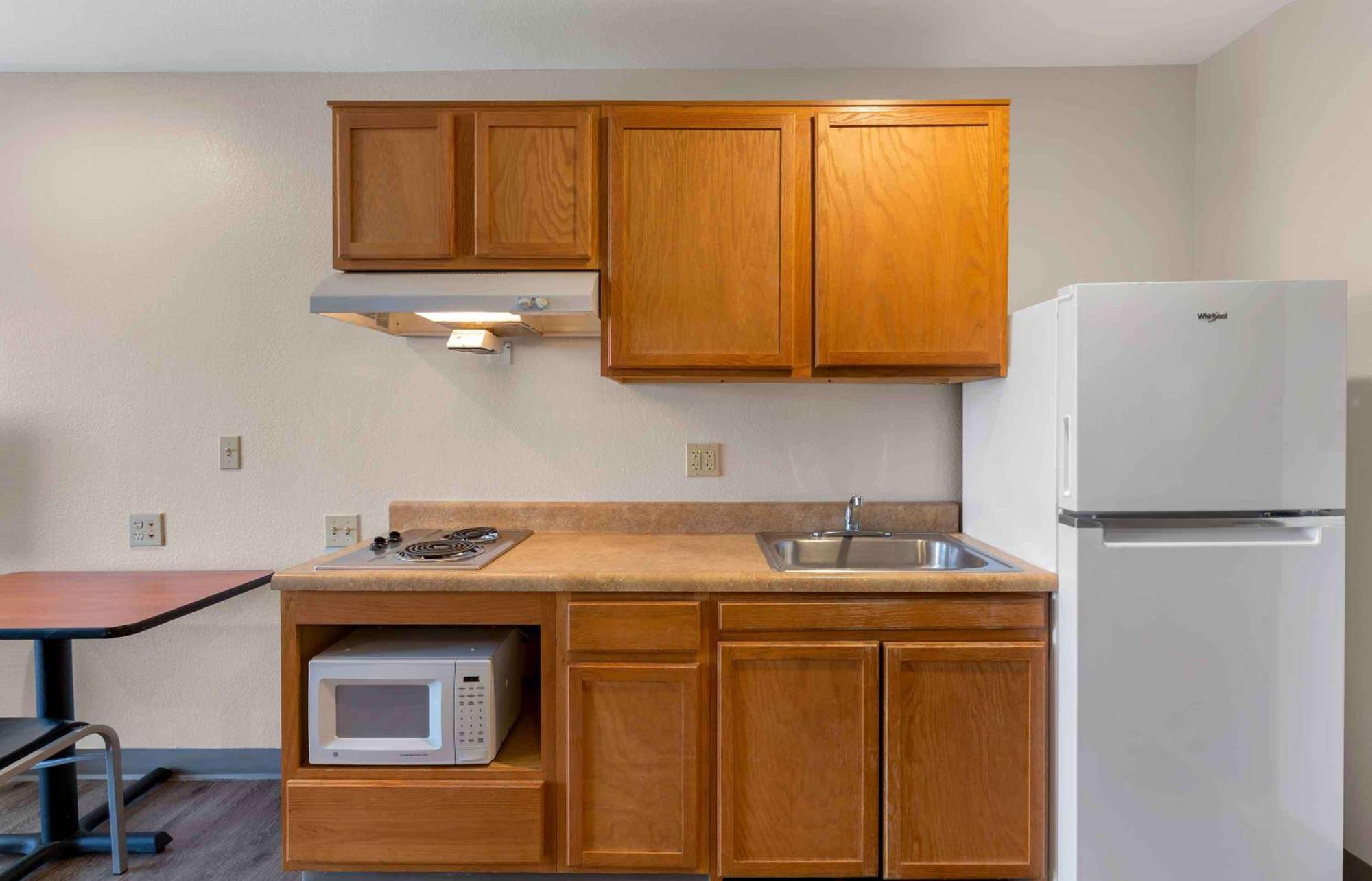 Extended Stay America Select Suites - Tampa - Brandon - East Heartland Экстерьер фото